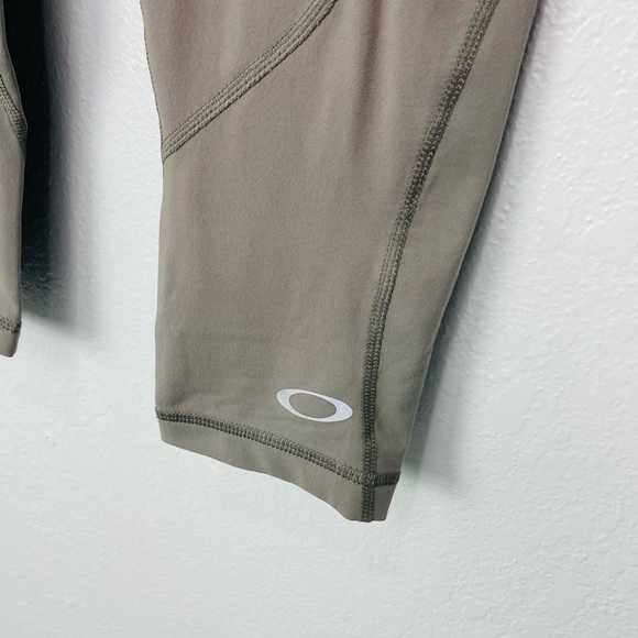 Oakley Fitted High Waisted Grey Pink Workout Athletic Running Capris - Picture 3 of 5